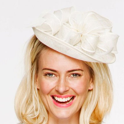 Megan Cream White Fascinator, Kentucky Derby Hat, KY Oaks Headband, White Spring Racing Hat, British Wedding Hat, Women's Tea-Party Hat