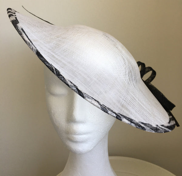 Victoria Black & White Kentucky Derby Fascinator Hat, Saucer Fascinator, Royal Hat, Women's Derby Hat, Tea-Party Hat, Wedding Hatinator