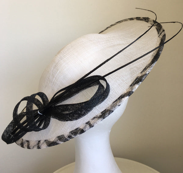 Victoria Black & White Kentucky Derby Fascinator Hat, Saucer Fascinator, Royal Hat, Women's Derby Hat, Tea-Party Hat, Wedding Hatinator